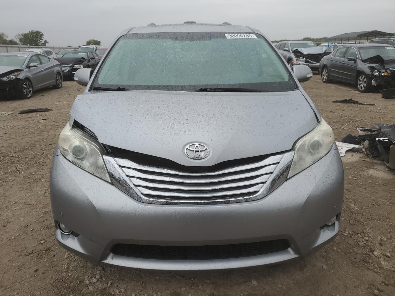 TOYOTA SIENNA XLE
