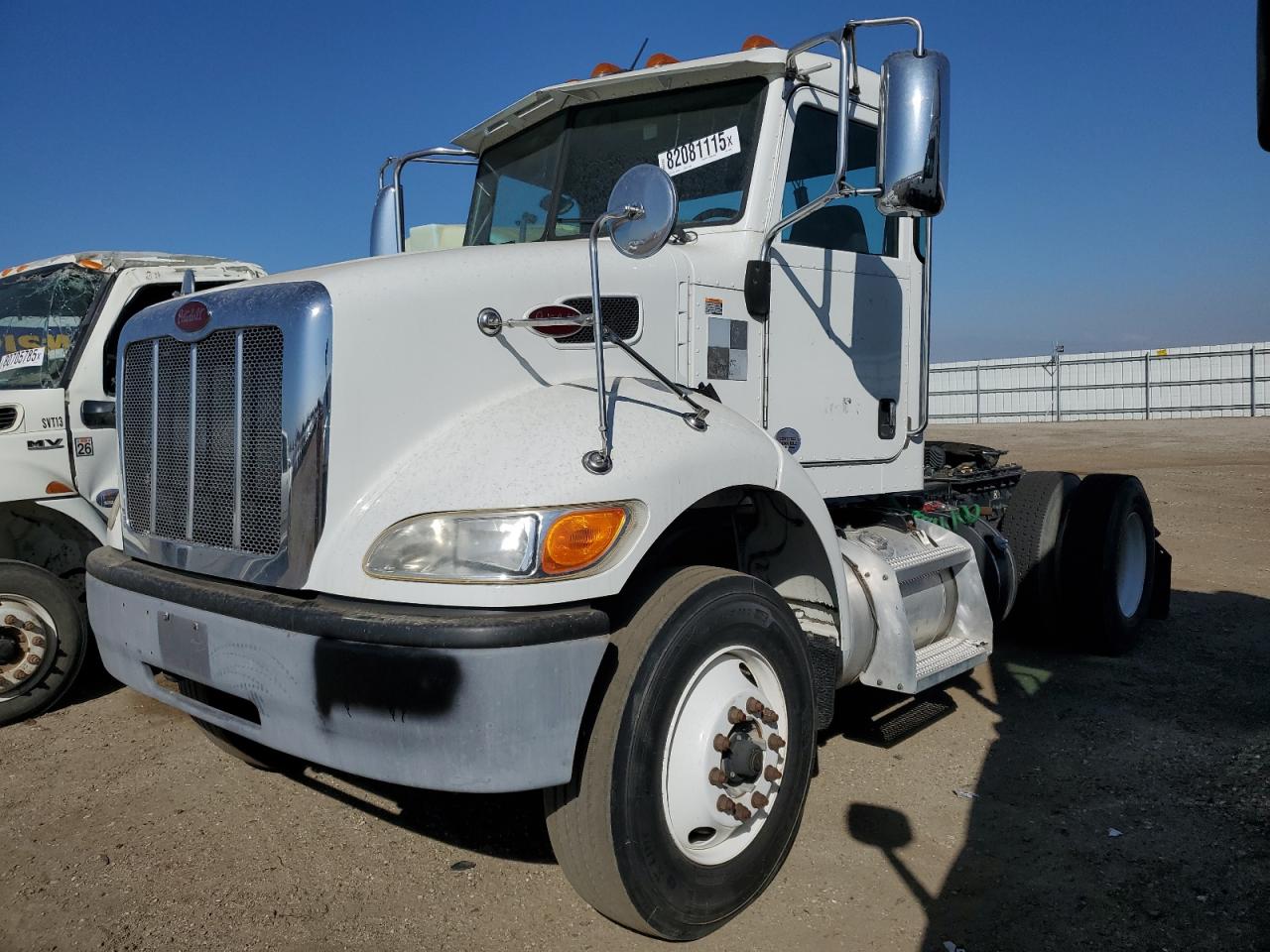 Lot #3285525330 2017 PETERBILT TRACTOR 348