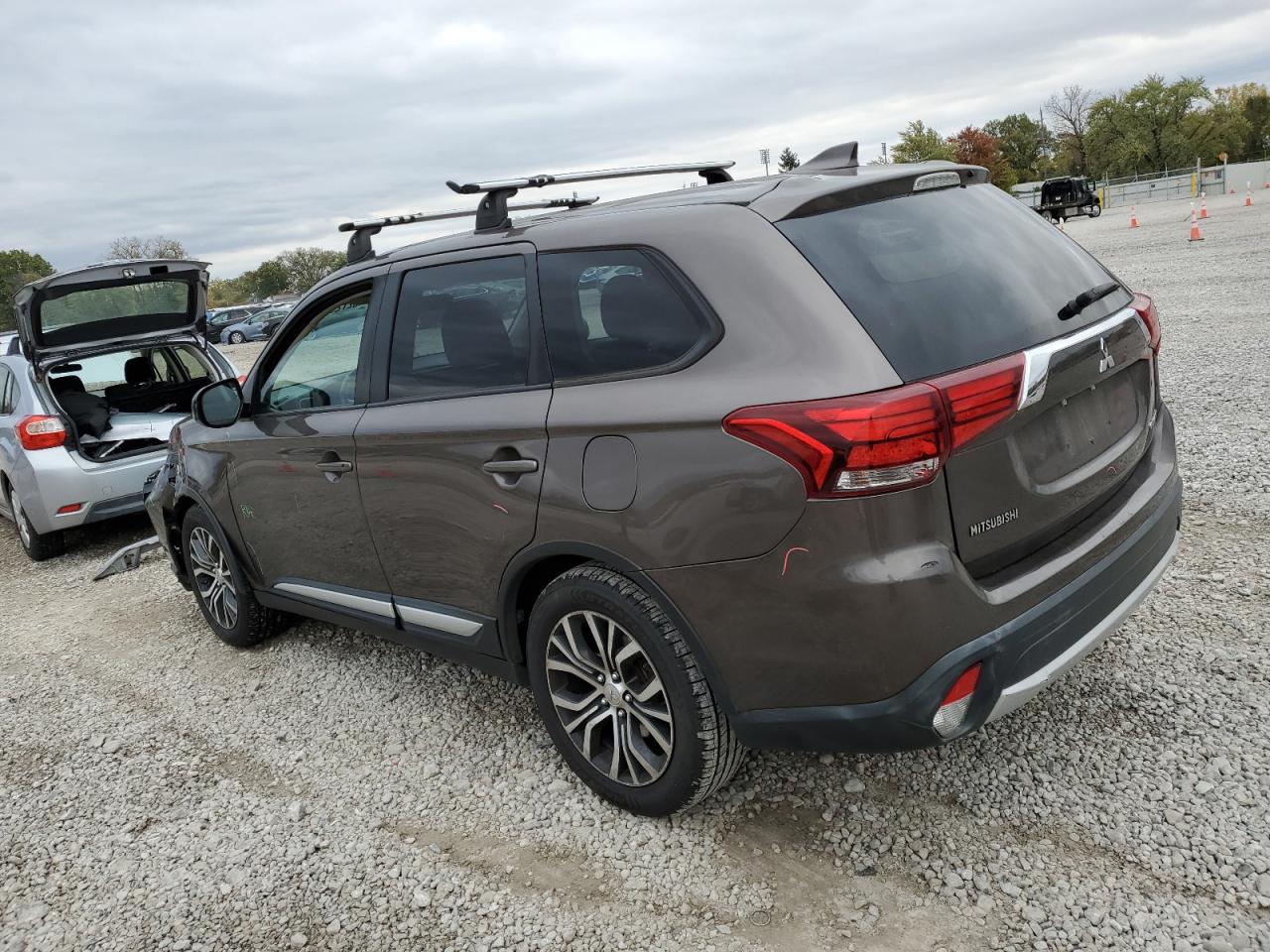 MITSUBISHI OUTLANDER ES