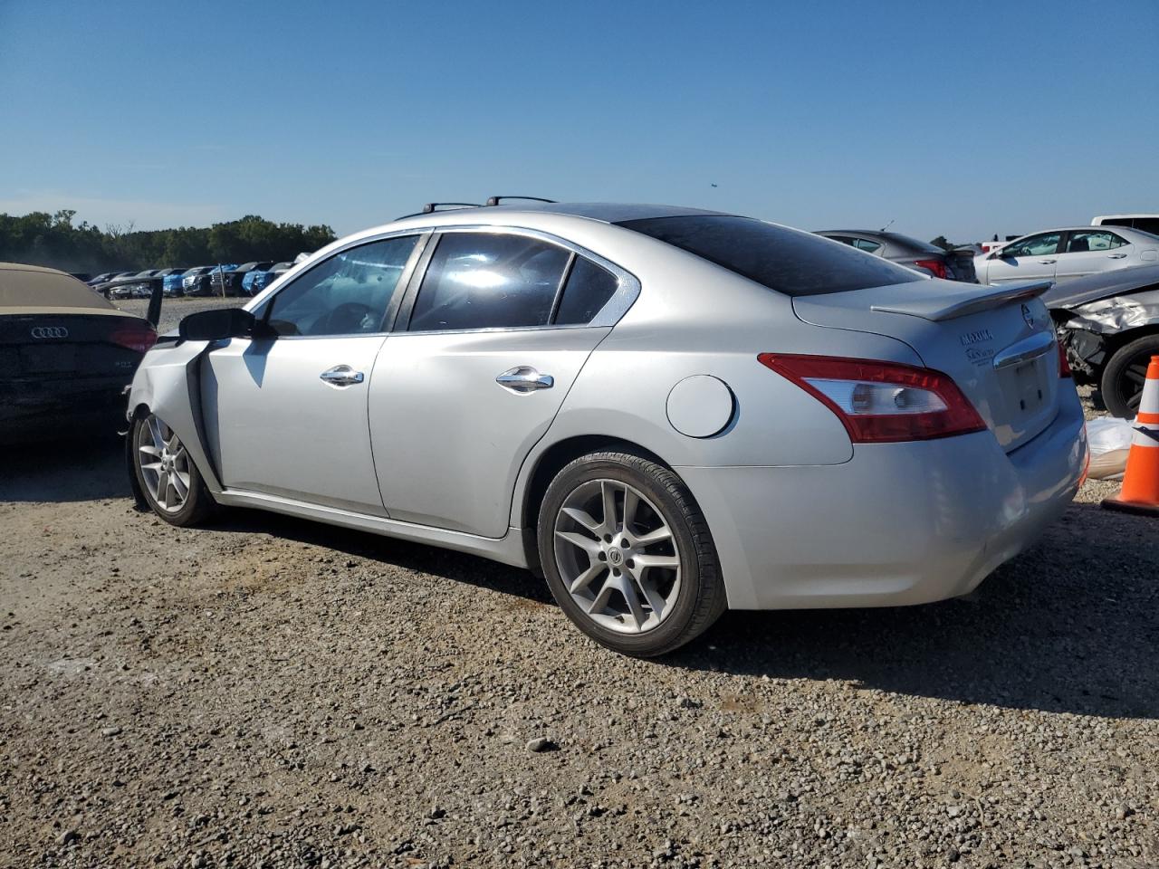 NISSAN MAXIMA S