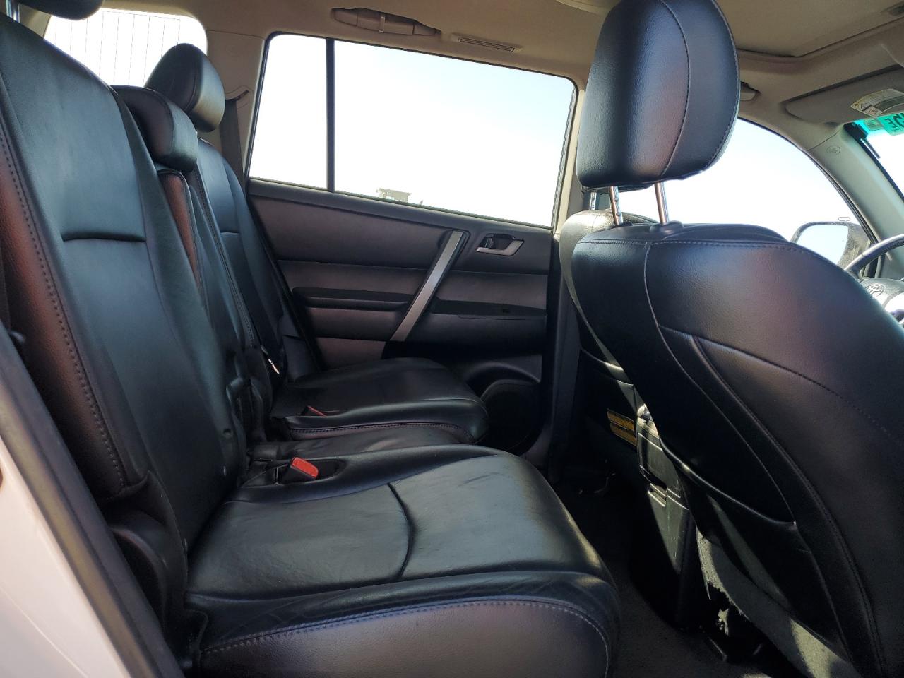 TOYOTA HIGHLANDER BASE