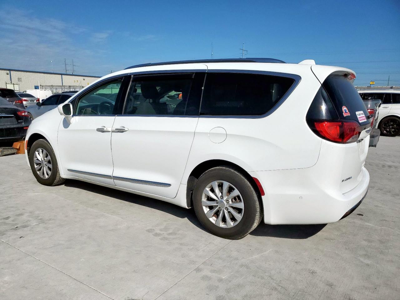 CHRYSLER PACIFICA TOURING L