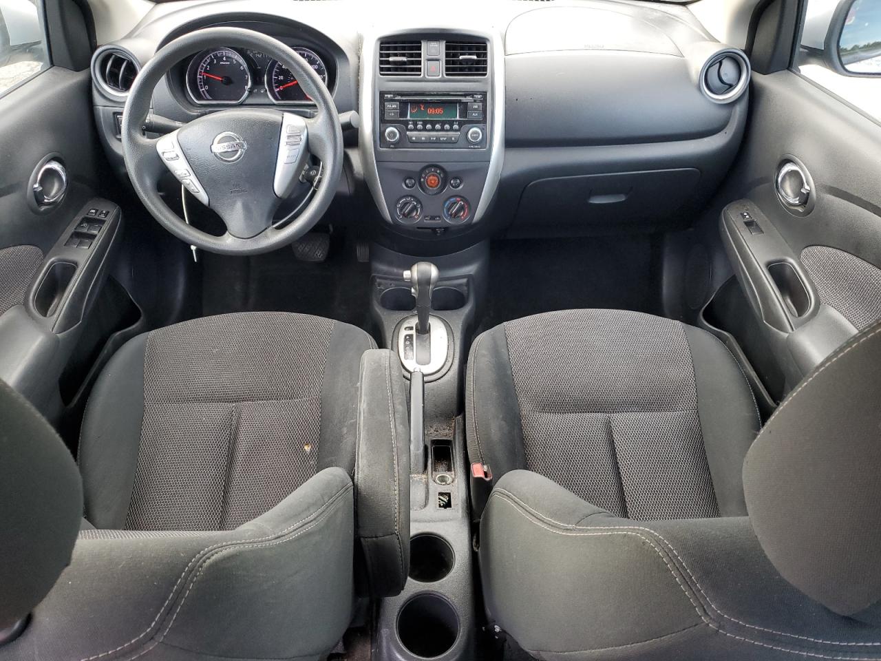 NISSAN VERSA S