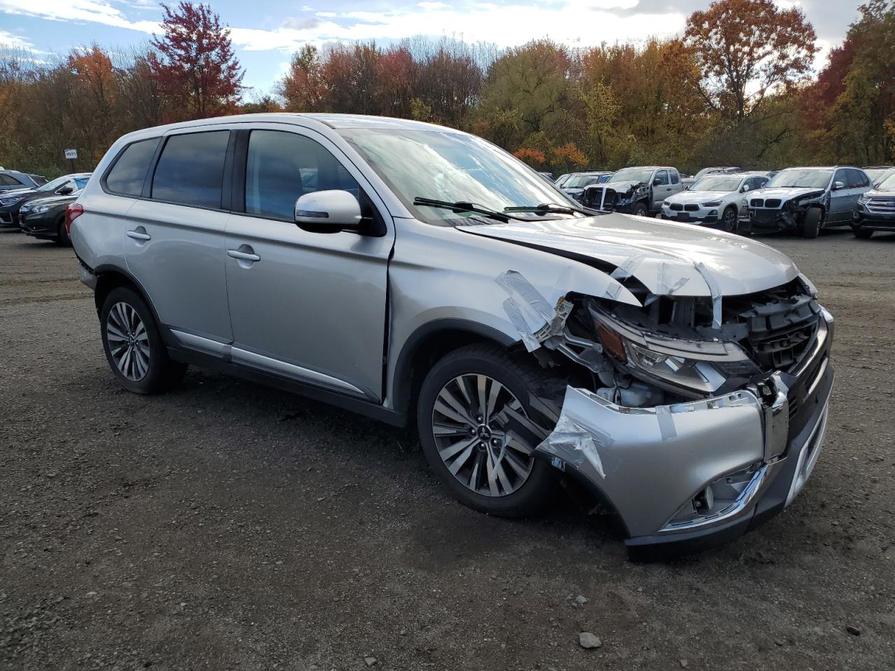 MITSUBISHI OUTLANDER SE