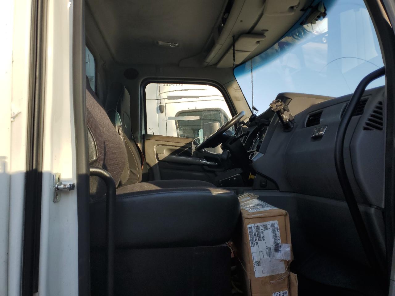 Lot #3265757907 2017 KENWORTH T680