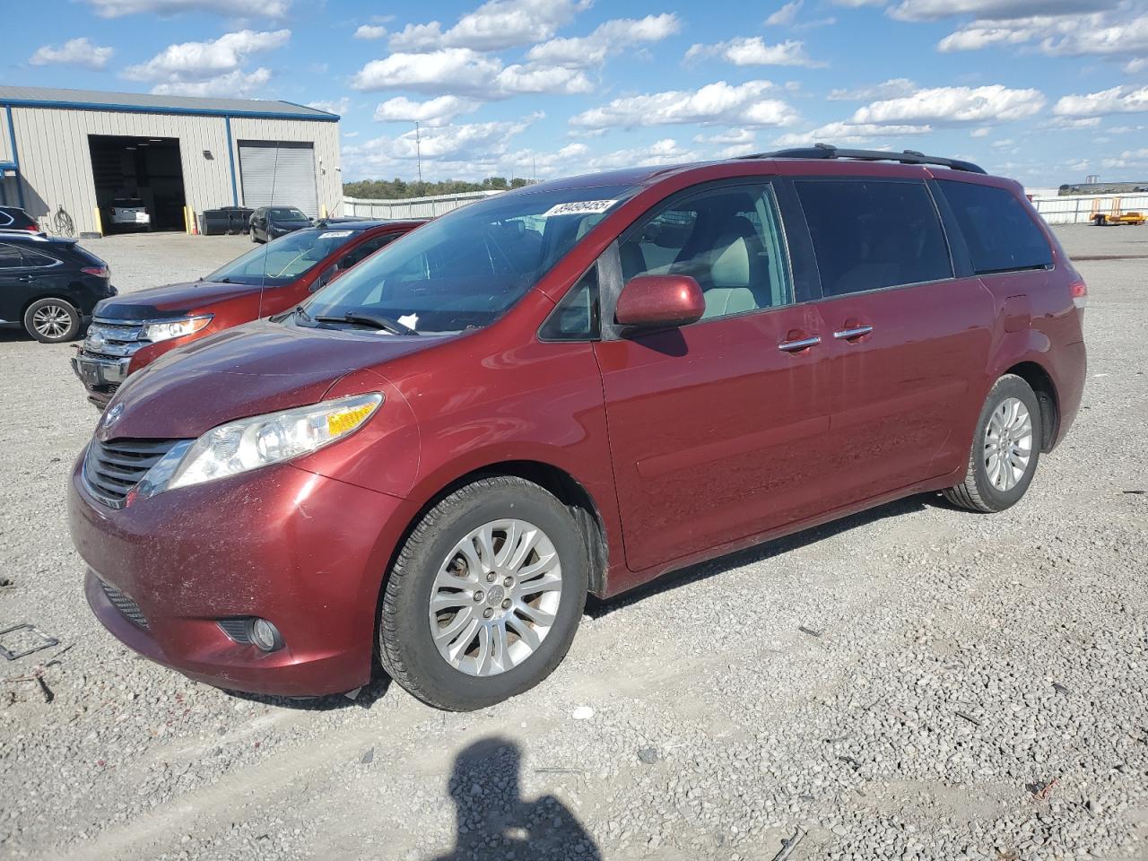 TOYOTA SIENNA XLE