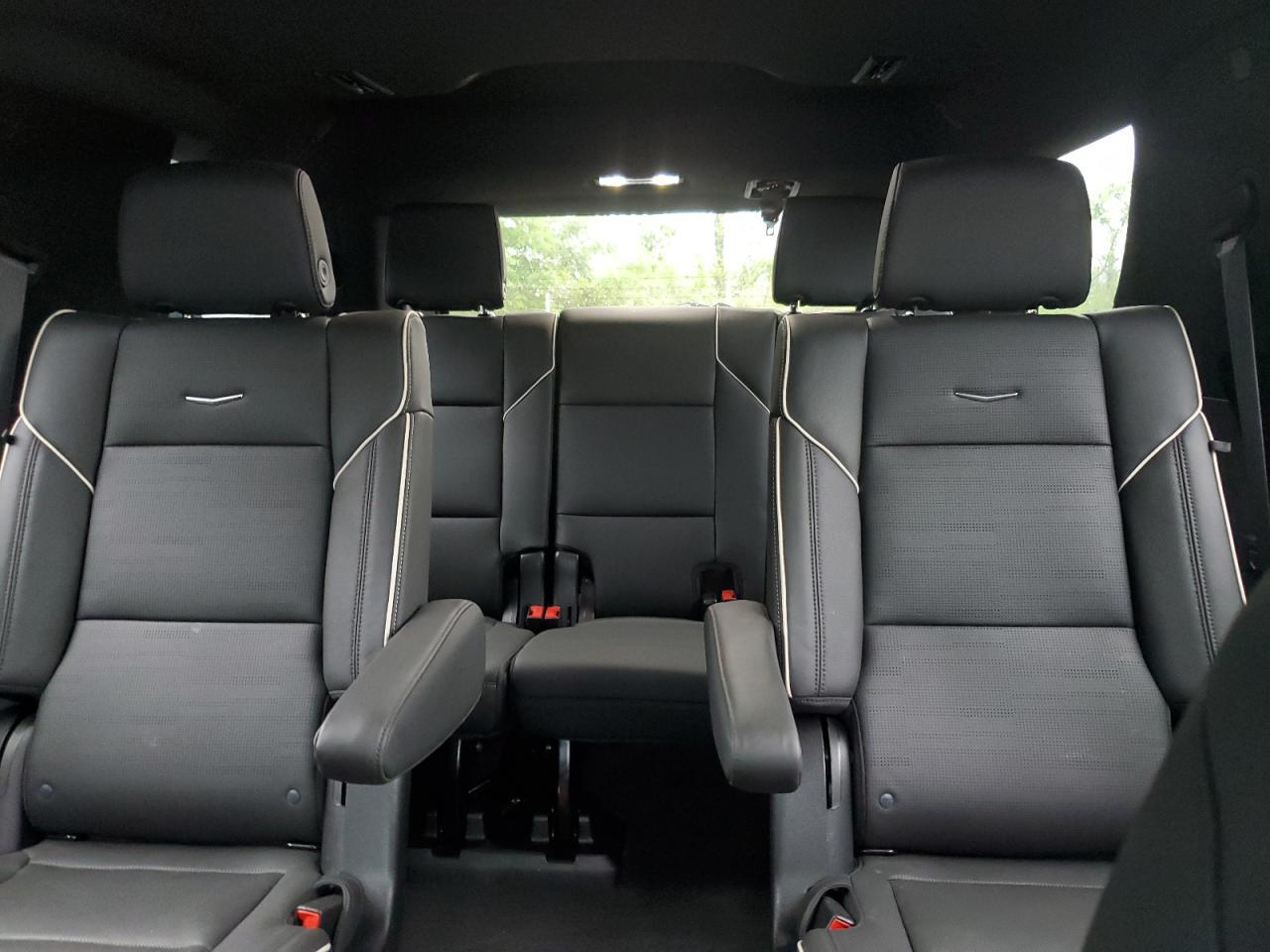 CADILLAC ESCALADE PREMIUM LUXURY