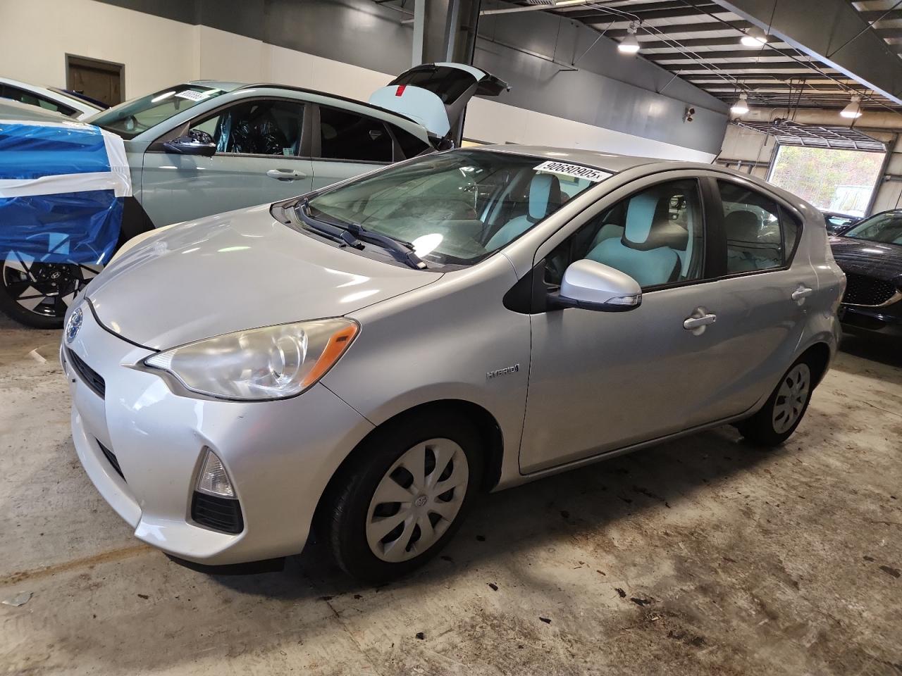 TOYOTA PRIUS C