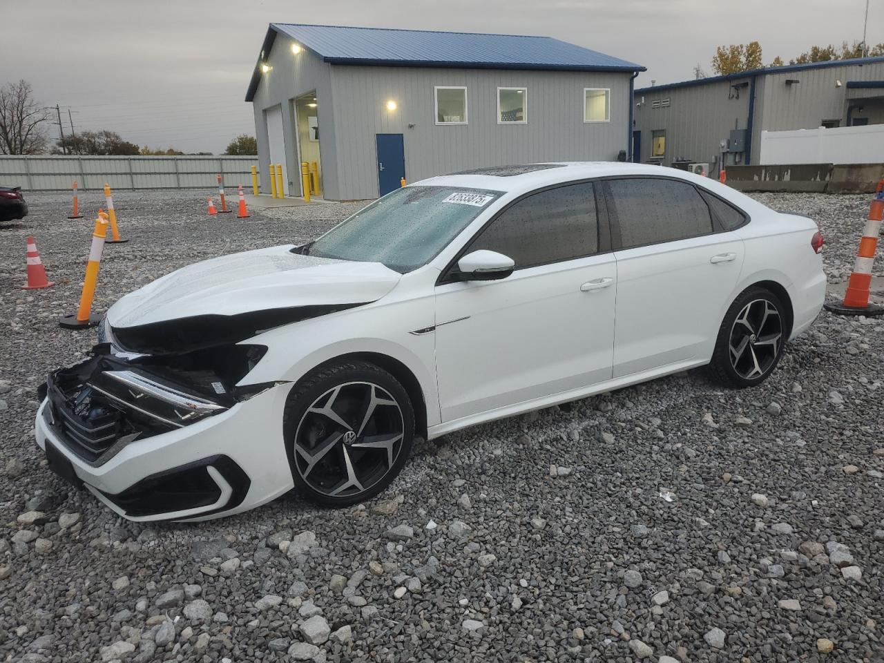 VOLKSWAGEN PASSAT R-LINE