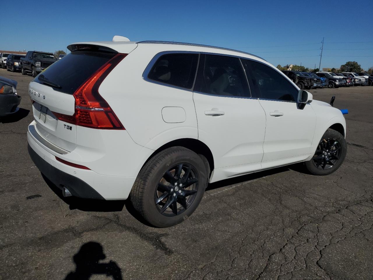 VOLVO XC60 T5 MOMENTUM