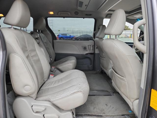2012 TOYOTA SIENNA XLE #3285014936