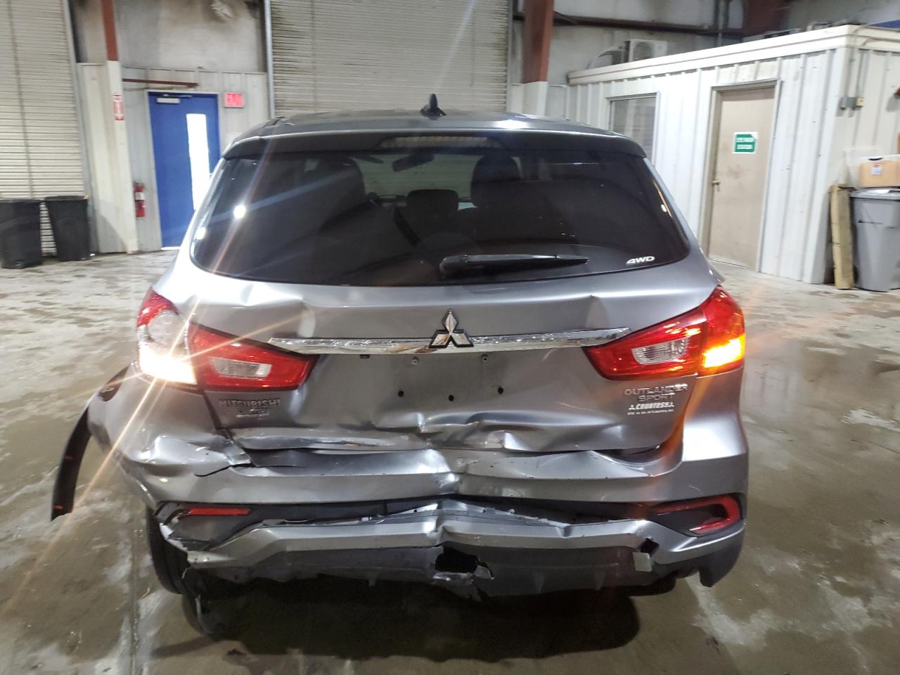 MITSUBISHI OUTLANDER ES