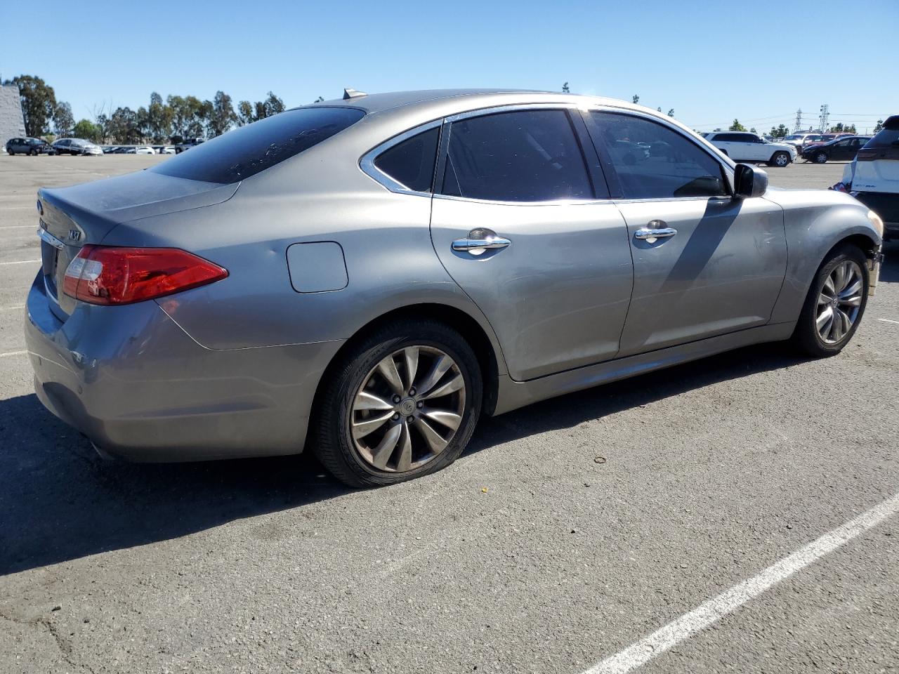 INFINITI M37