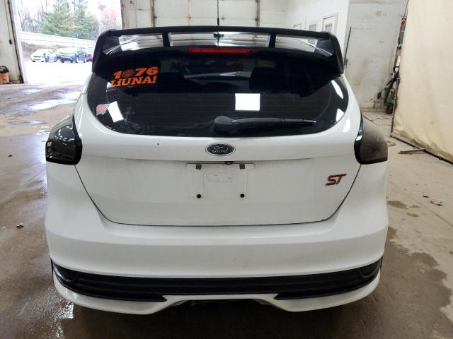 2015 FORD FOCUS SE - 1FADP3K21FL209659