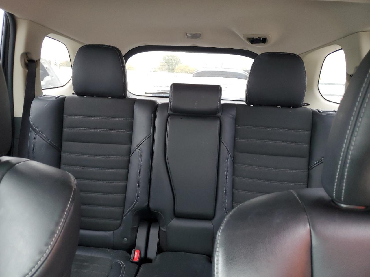 MITSUBISHI OUTLANDER SE