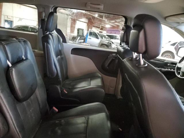 2016 CHRYSLER TOWN & COU 2C4RC1BG0GR271316