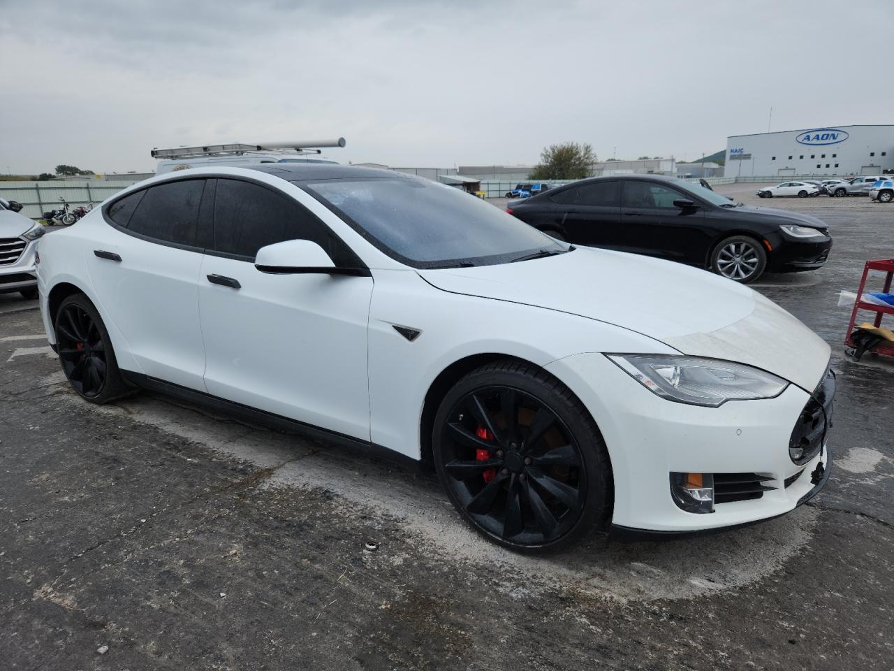 TESLA MODEL S