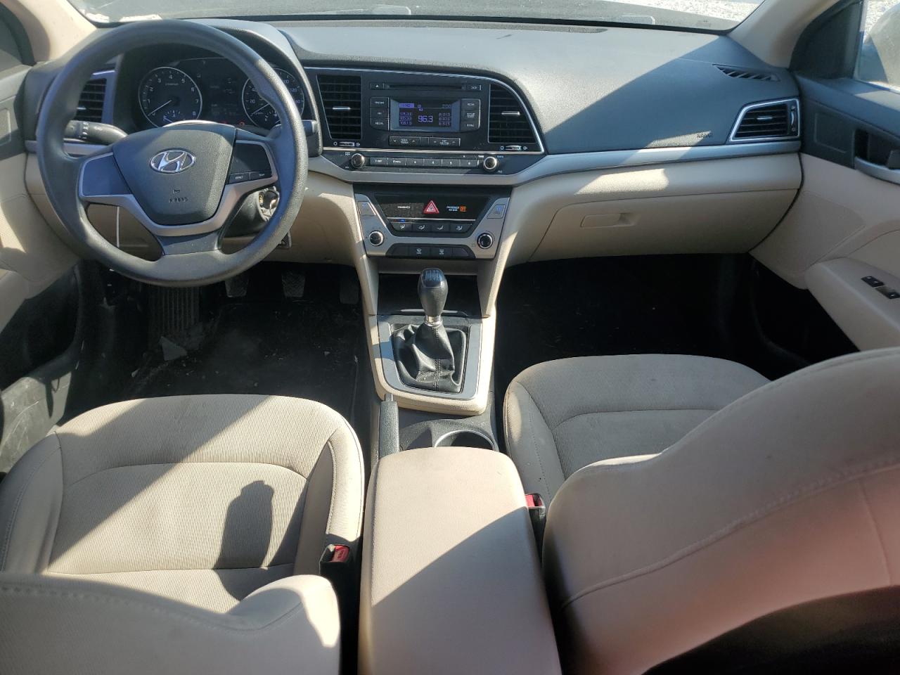 HYUNDAI ELANTRA SE