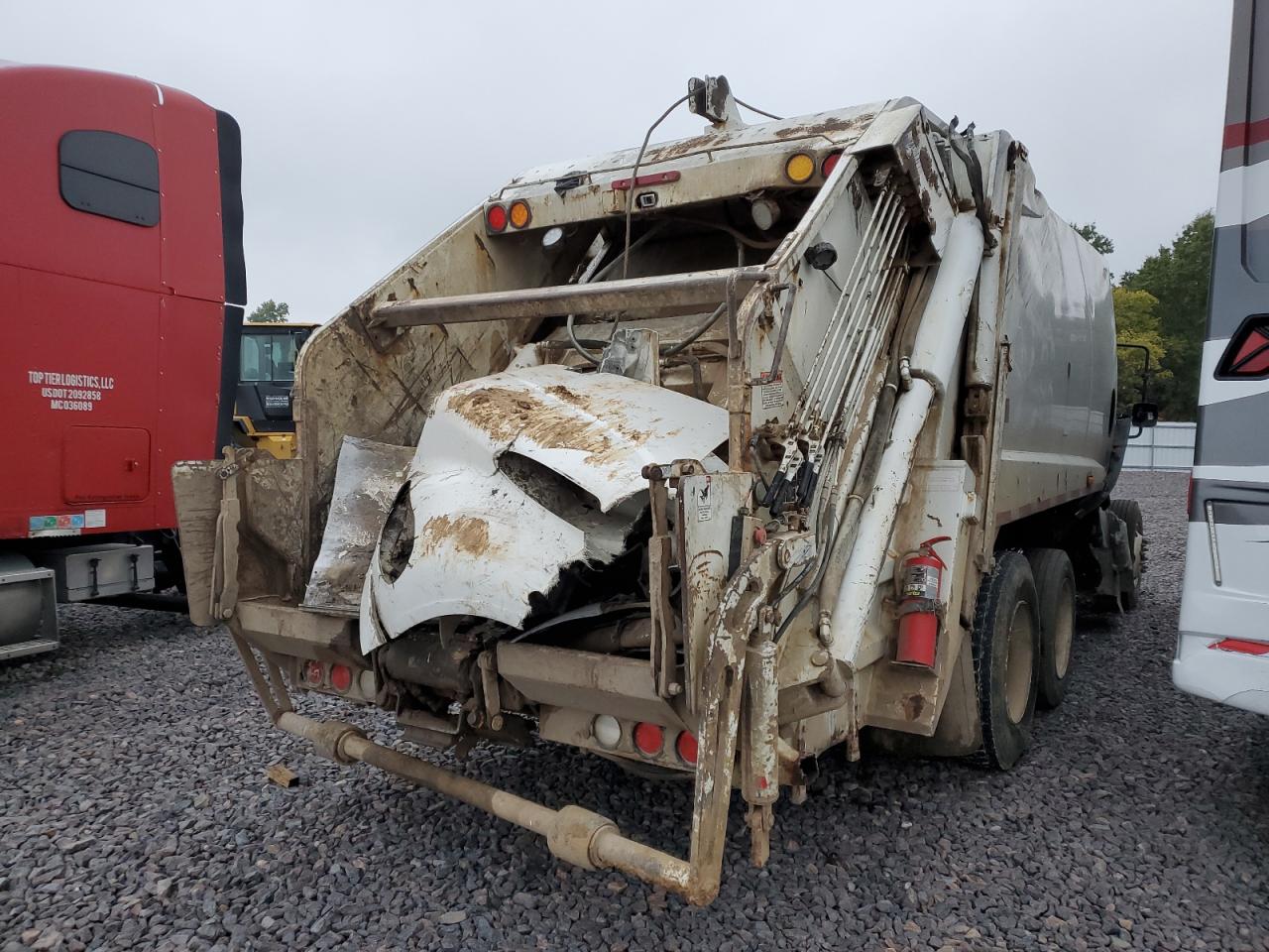 Lot #3282410322 2011 FREIGHTLINER TRAC/TRAIL