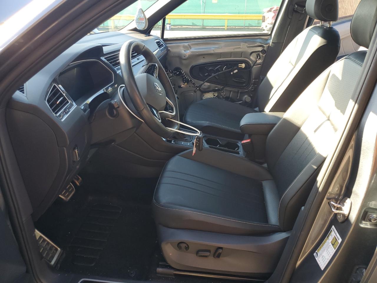 VOLKSWAGEN TIGUAN SE R-LINE BLACK