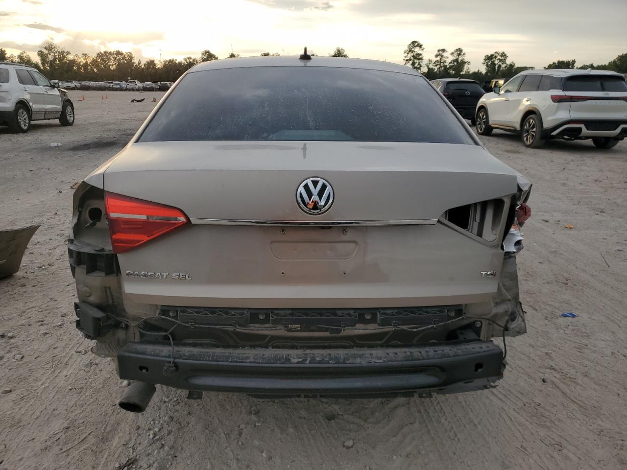 VOLKSWAGEN PASSAT SEL