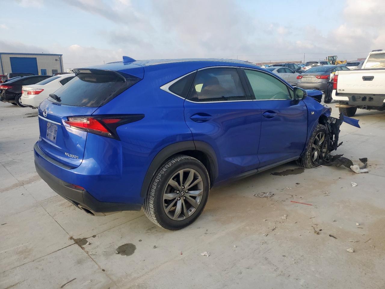 LEXUS NX 200T BASE