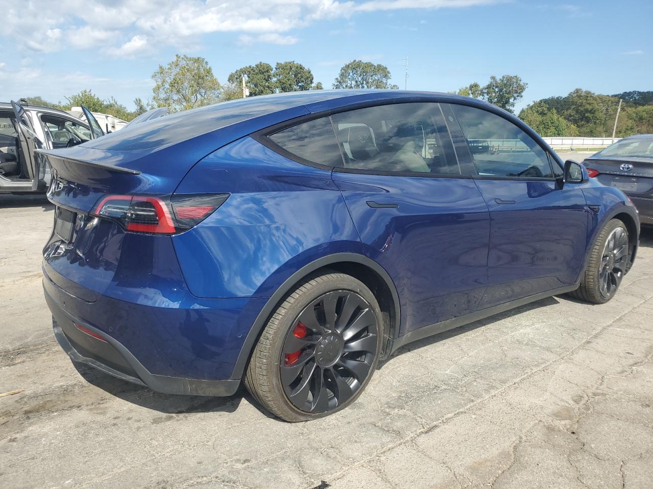 TESLA MODEL Y