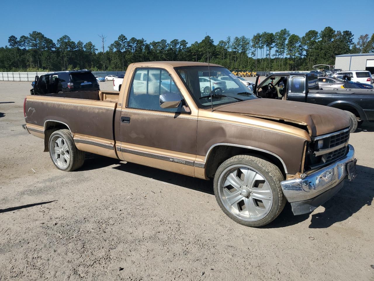 Lot #3291128170 1988 CHEVROLET GMT-400 C1