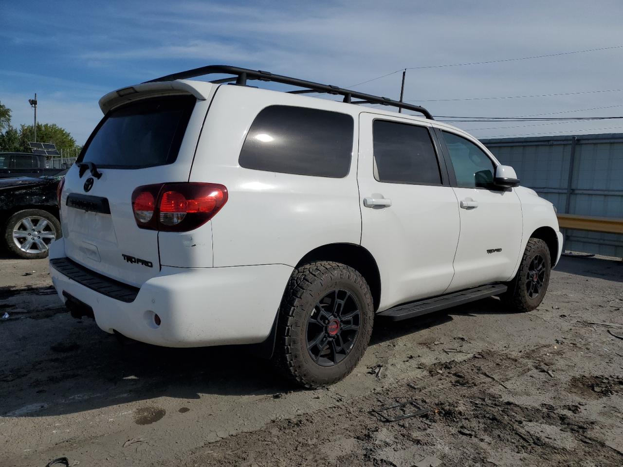 TOYOTA SEQUOIA SR5