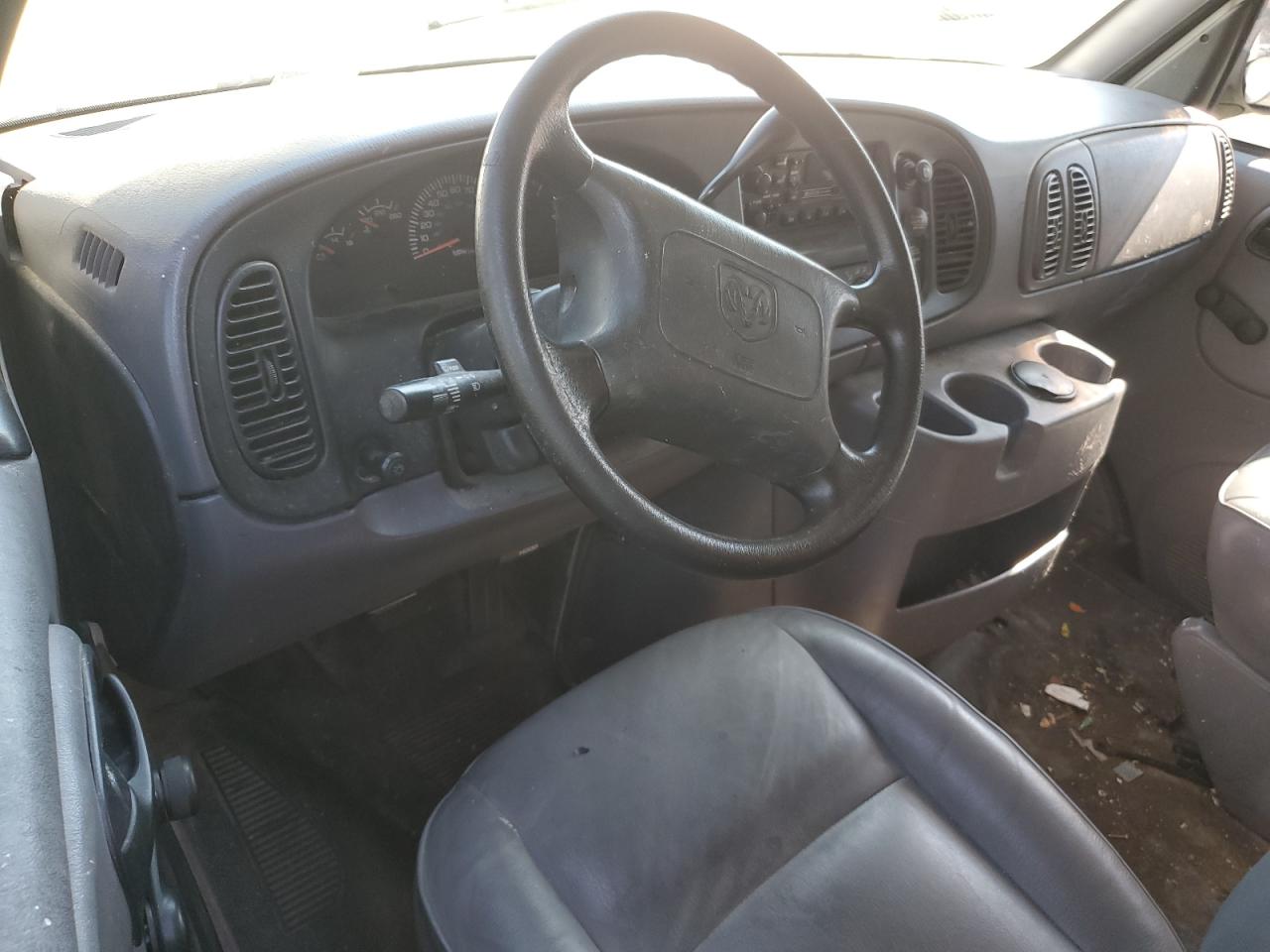 Lot #3286659301 2000 DODGE RAM VAN 15