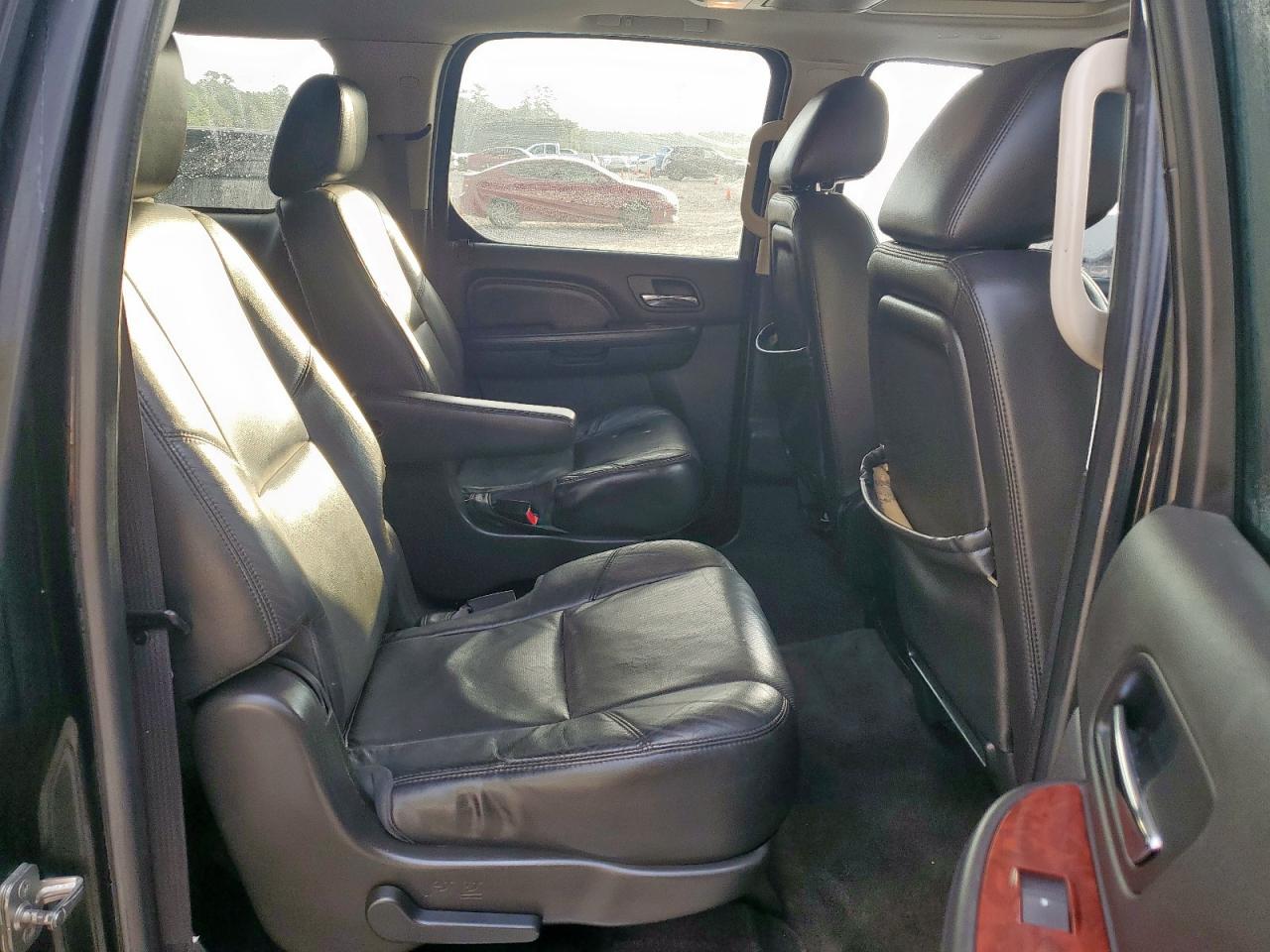 CADILLAC ESCALADE ESV PREMIUM