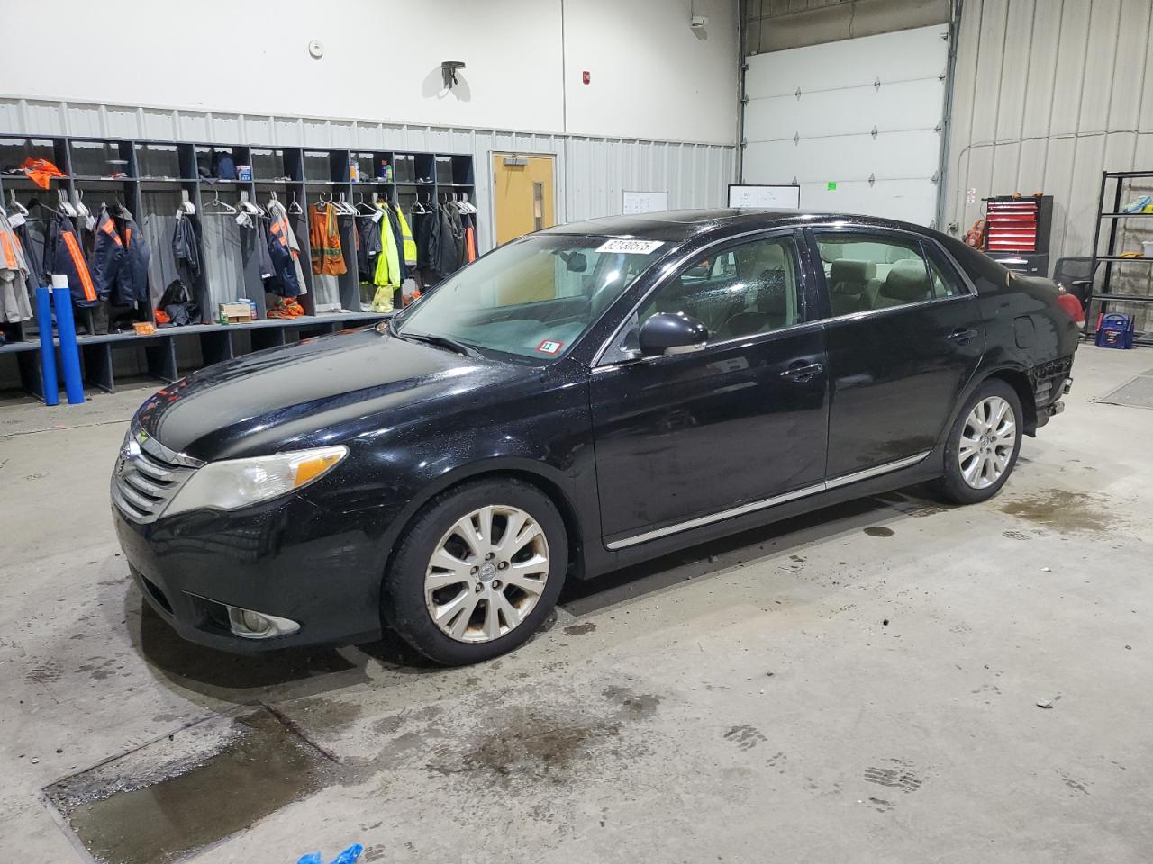 Lot #3270006981 2011 TOYOTA AVALON BAS