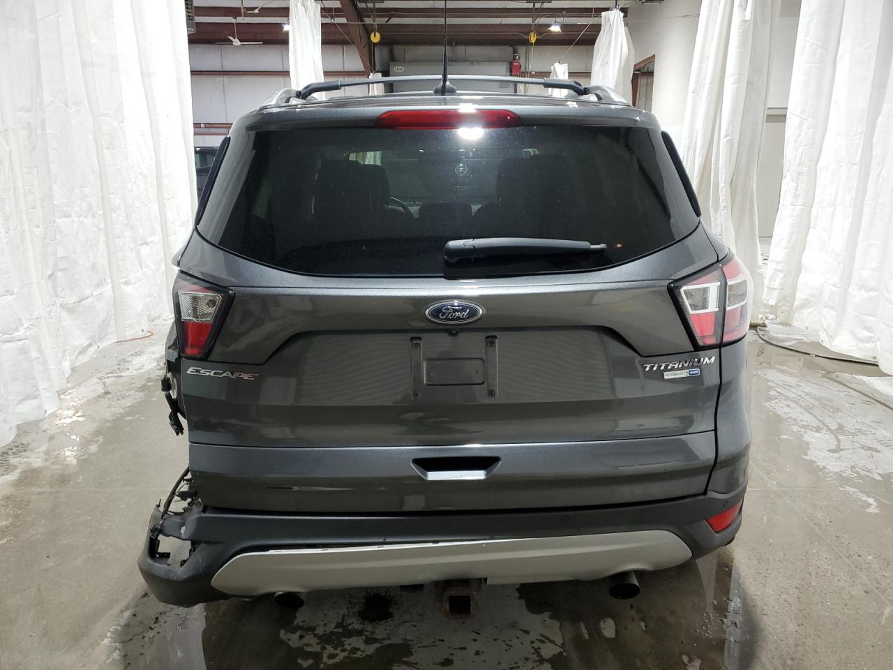 FORD ESCAPE TITANIUM