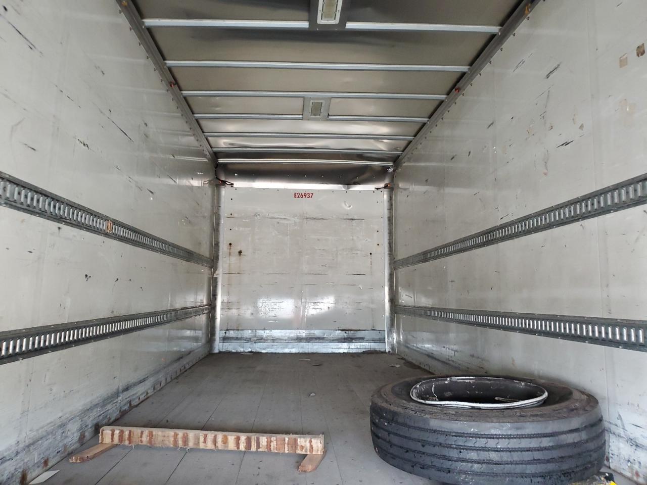 Lot #3268843237 2012 HINO 258/268