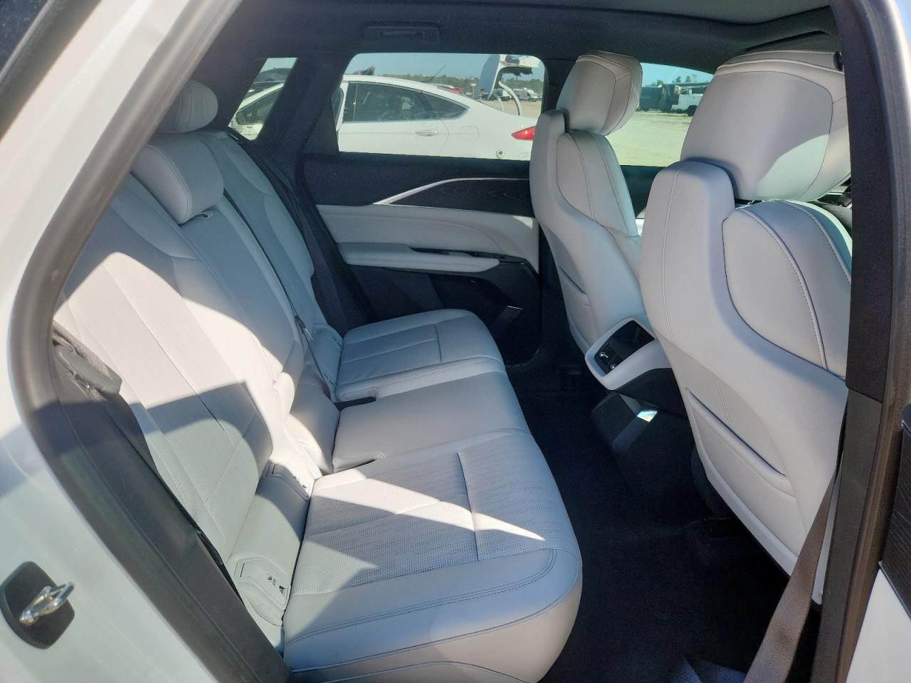 CADILLAC LYRIQ LUXURY