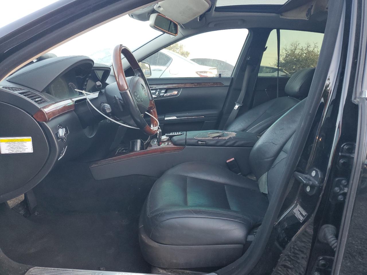 MERCEDES-BENZ S-CLASS 550