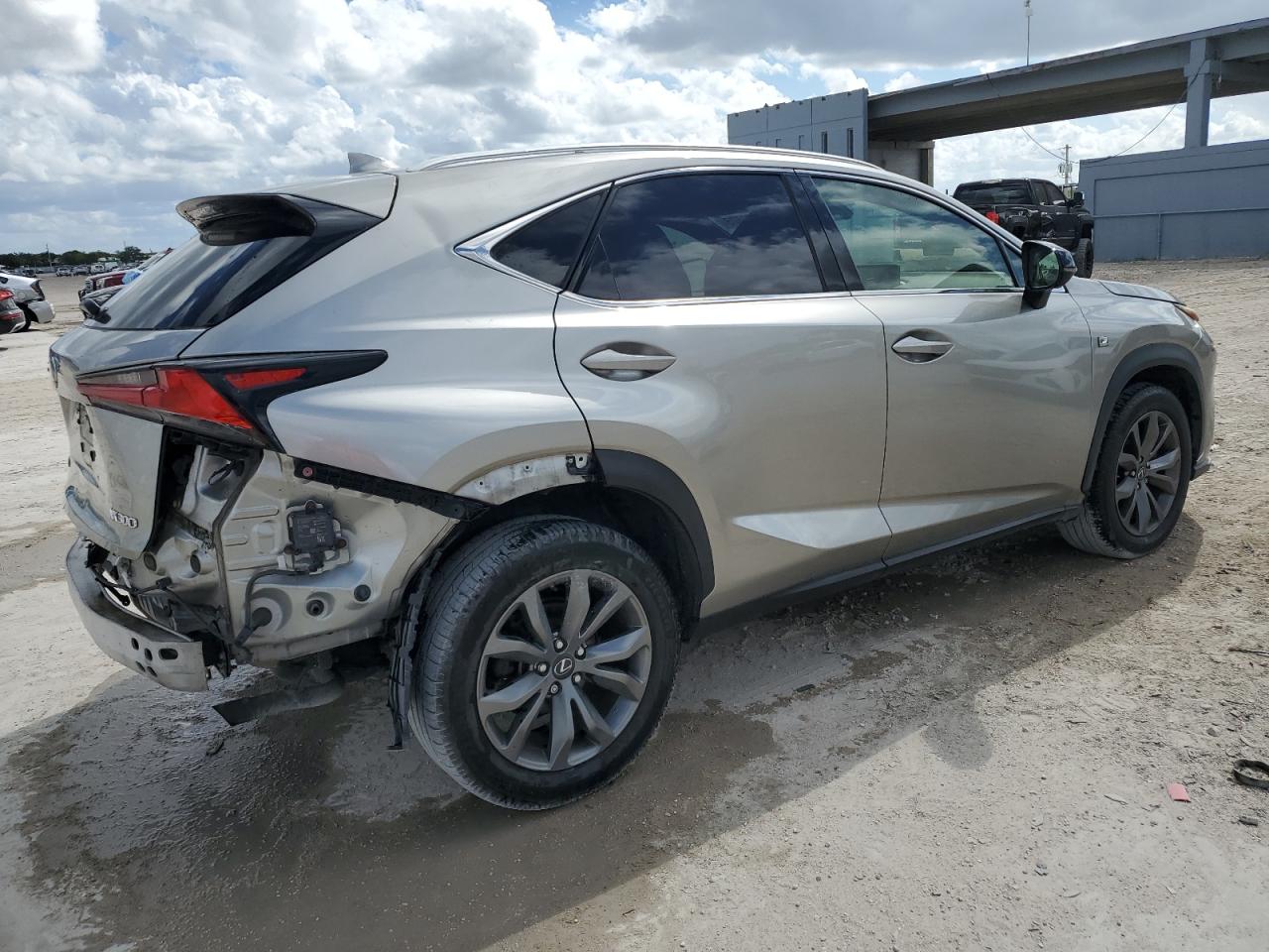 LEXUS NX 300 BASE