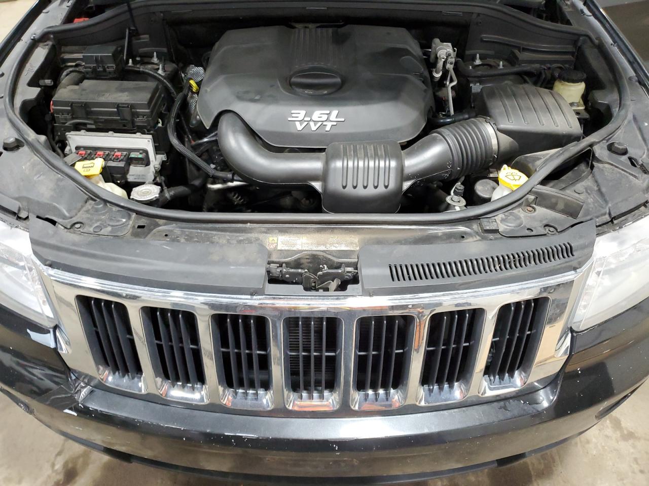 JEEP GRAND CHEROKEE LAREDO