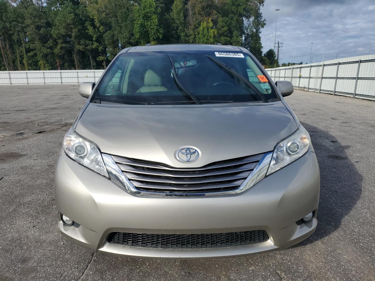 TOYOTA SIENNA XLE