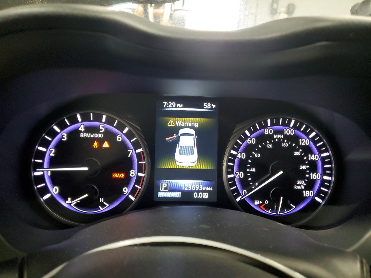 INFINITI Q60 PREMIUM