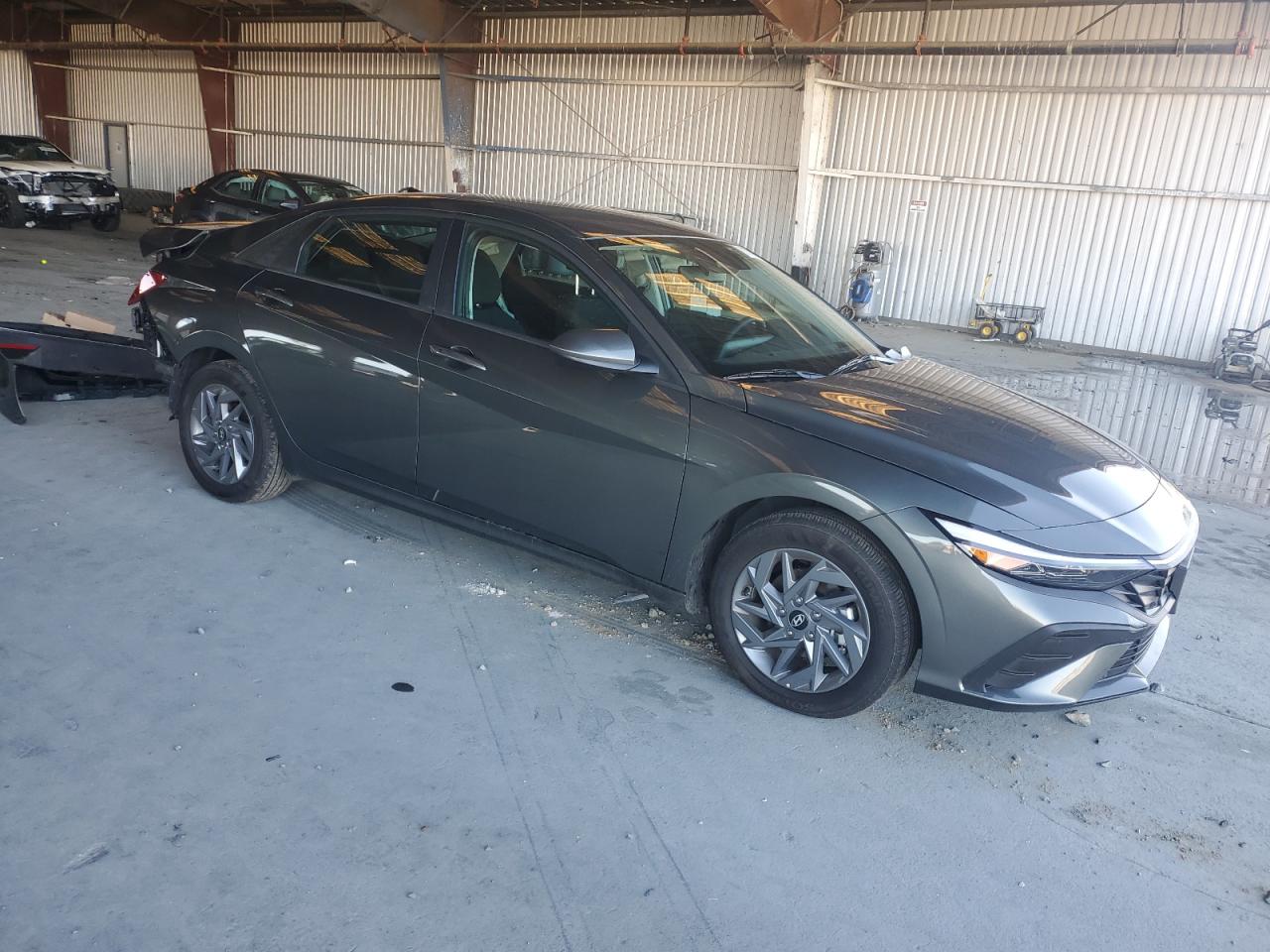 HYUNDAI ELANTRA BLUE