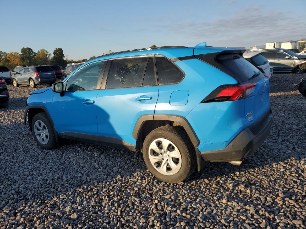 TOYOTA RAV4 LE