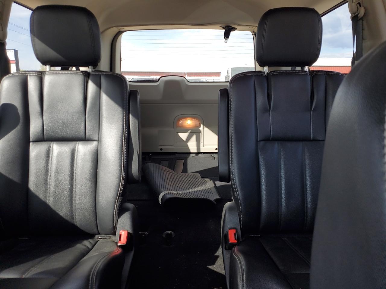 CHRYSLER TOWN & COUNTRY TOURING