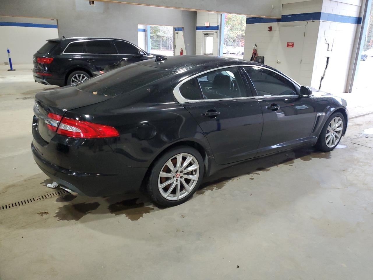 JAGUAR XF 2.0T PREMIUM