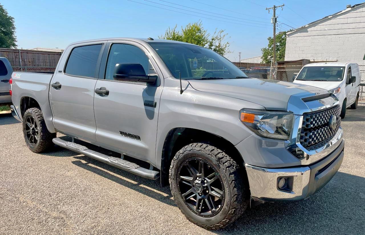 TOYOTA TUNDRA CREWMAX SR5