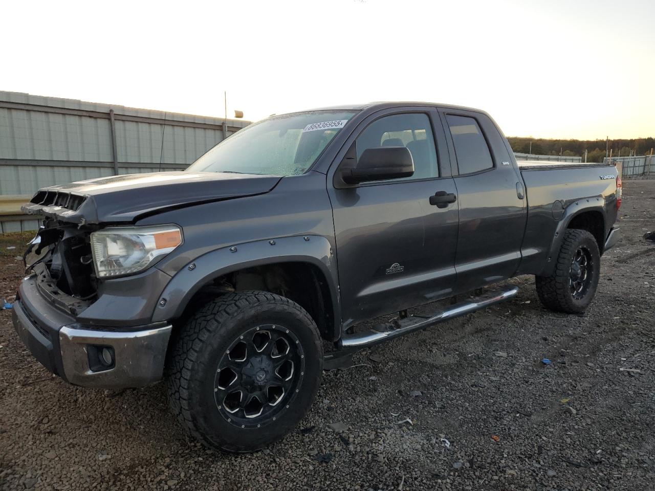 TOYOTA TUNDRA DOUBLE CAB SR
