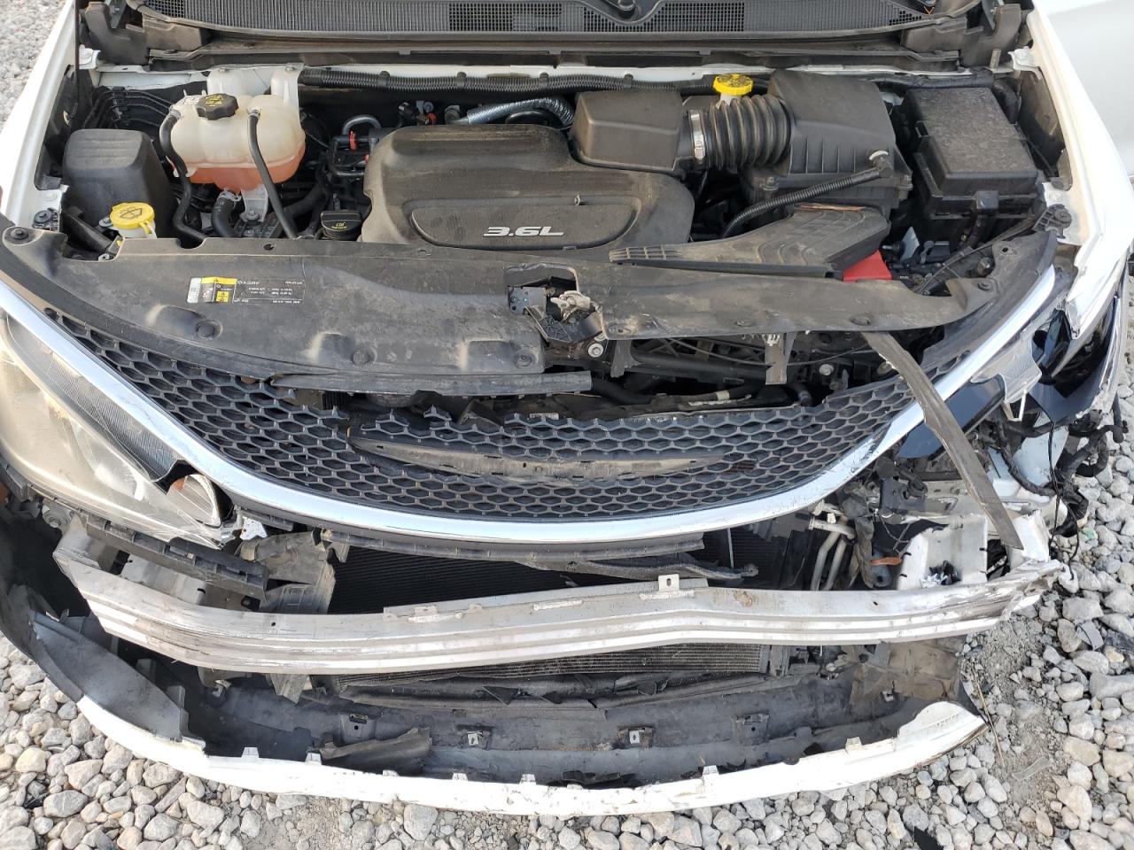 CHRYSLER PACIFICA TOURING L