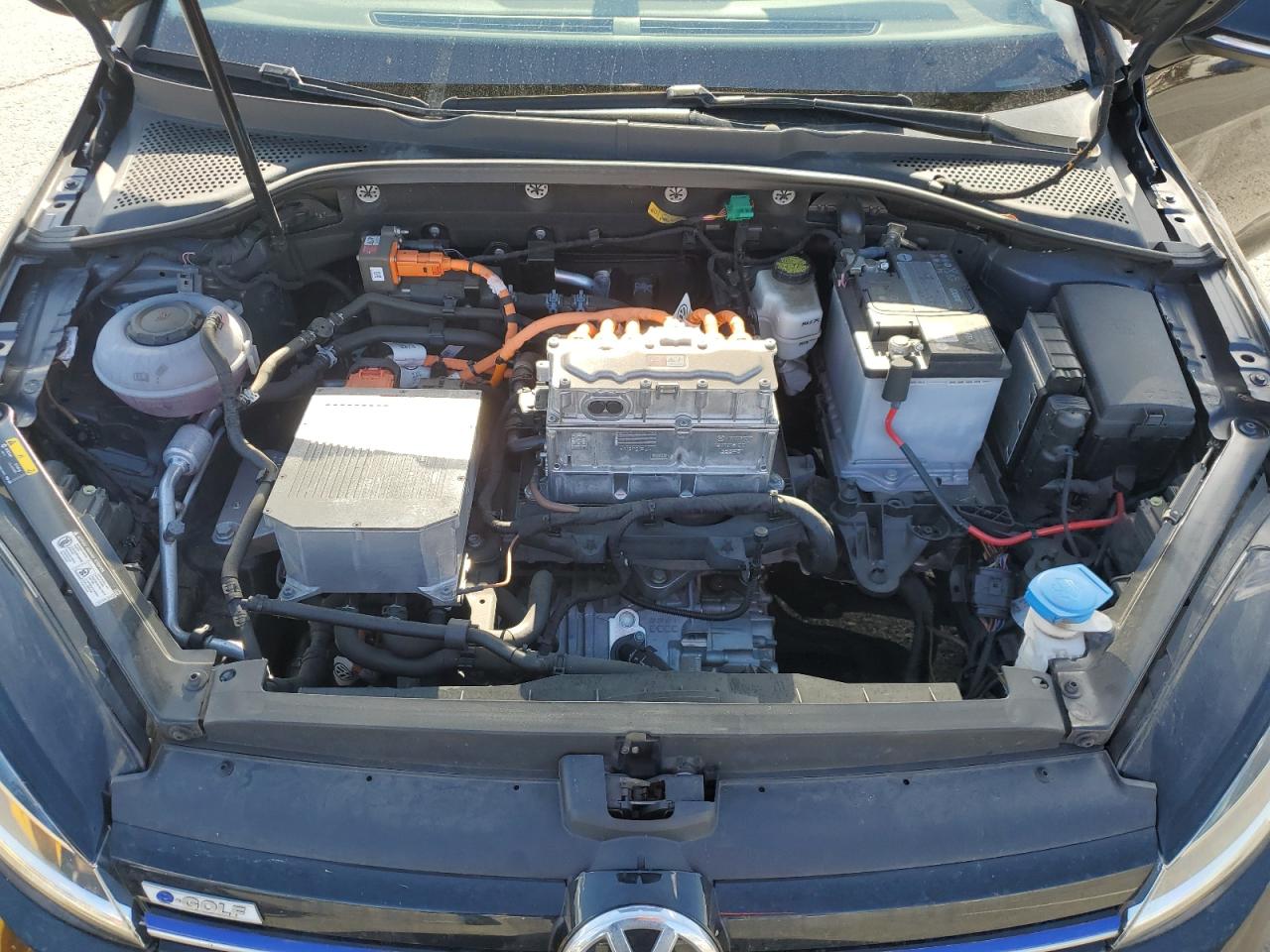 VOLKSWAGEN E-GOLF SE