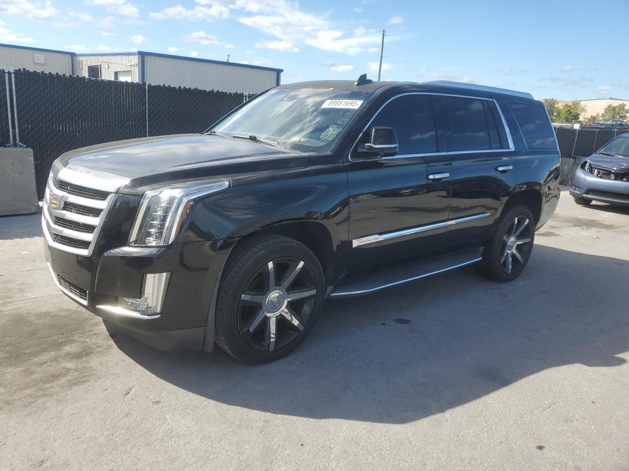 CADILLAC ESCALADE LUXURY