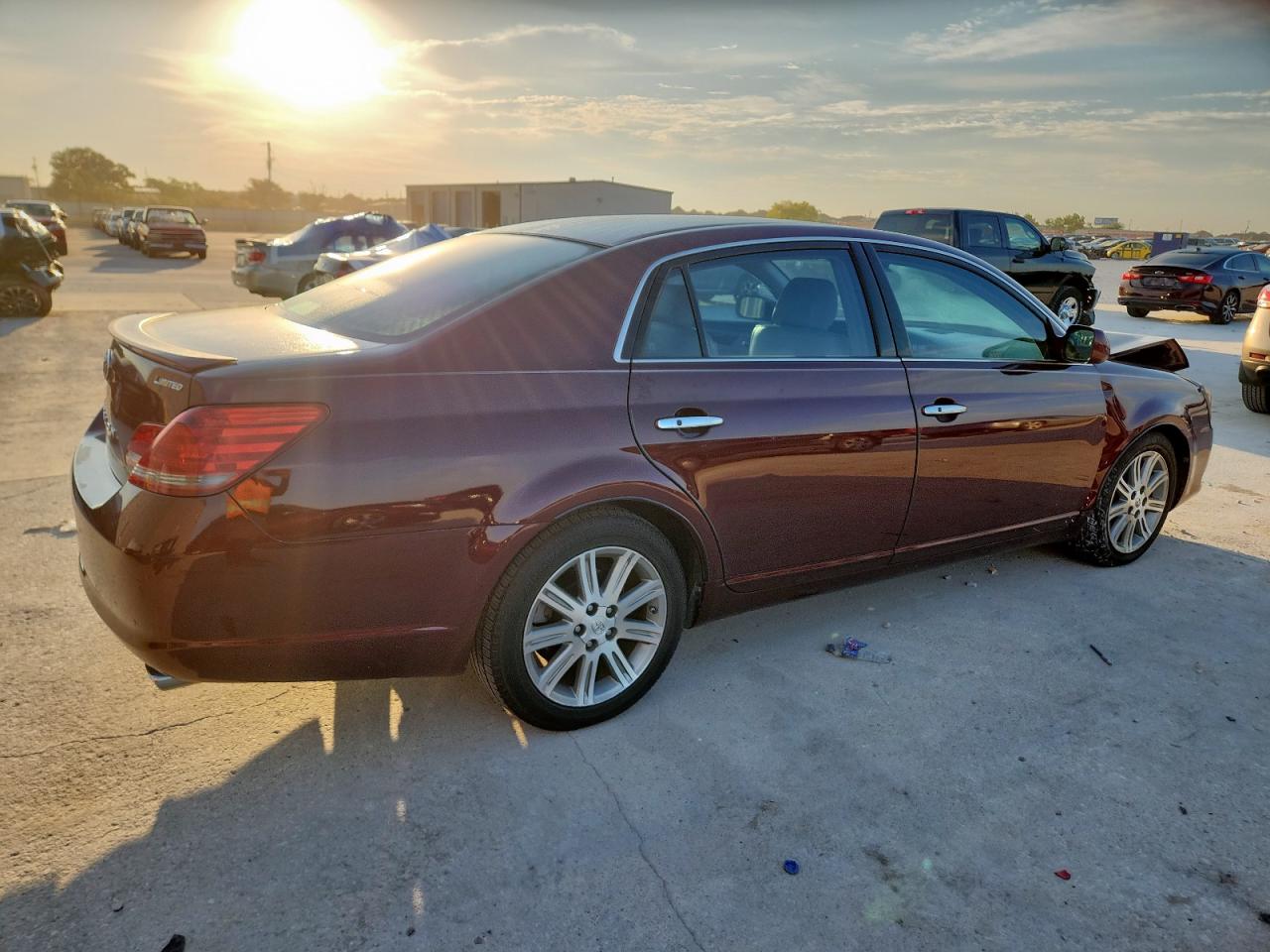 Lot #3292689600 2008 TOYOTA AVALON XL